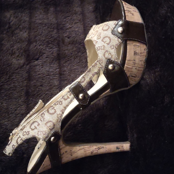 Women's platform stiletto sandals. Size 6. - Picture 4 of 9